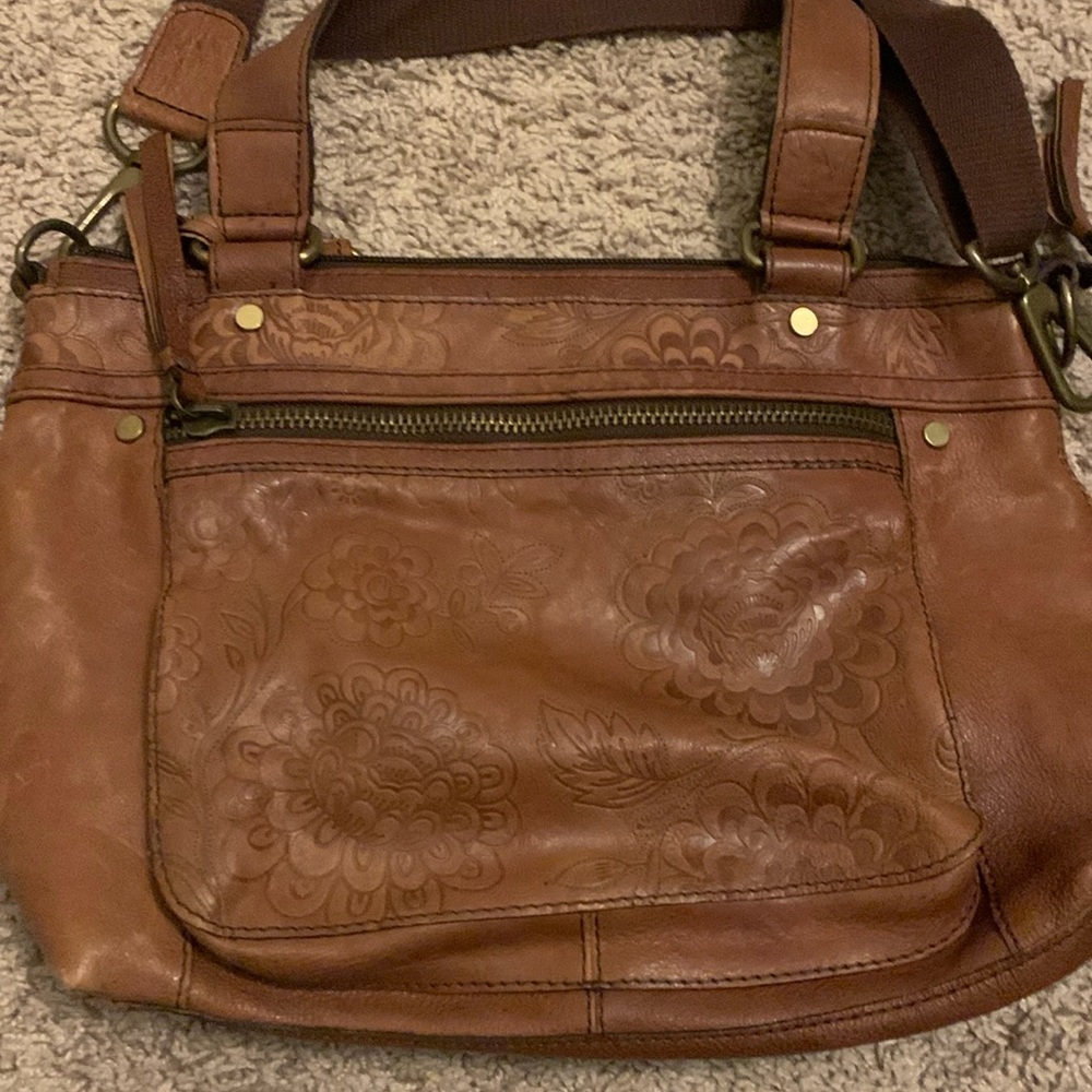 Fossil floral stamped leather shoulder bag